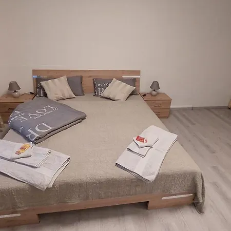 Ringo, Airport Pit Stop, Bahnhof Und Flughafen In Der Naehe * Μπάντεν-Μπάντεν