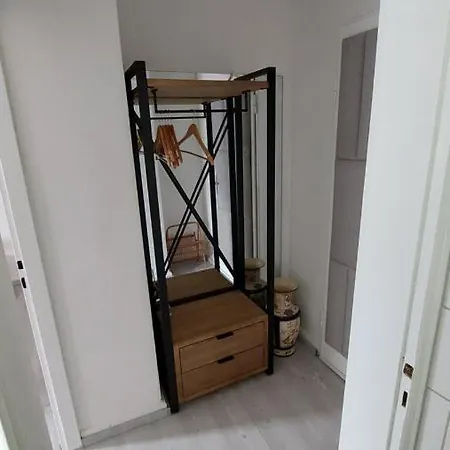 Pension Ringo, Bahnhof Und Airport In Der Naehe, Monteur Und Handwerker Wohnung